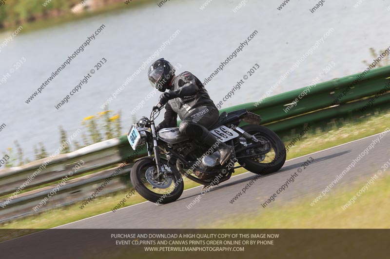 Vintage motorcycle club;eventdigitalimages;mallory park;mallory park trackday photographs;no limits trackdays;peter wileman photography;trackday digital images;trackday photos;vmcc festival 1000 bikes photographs