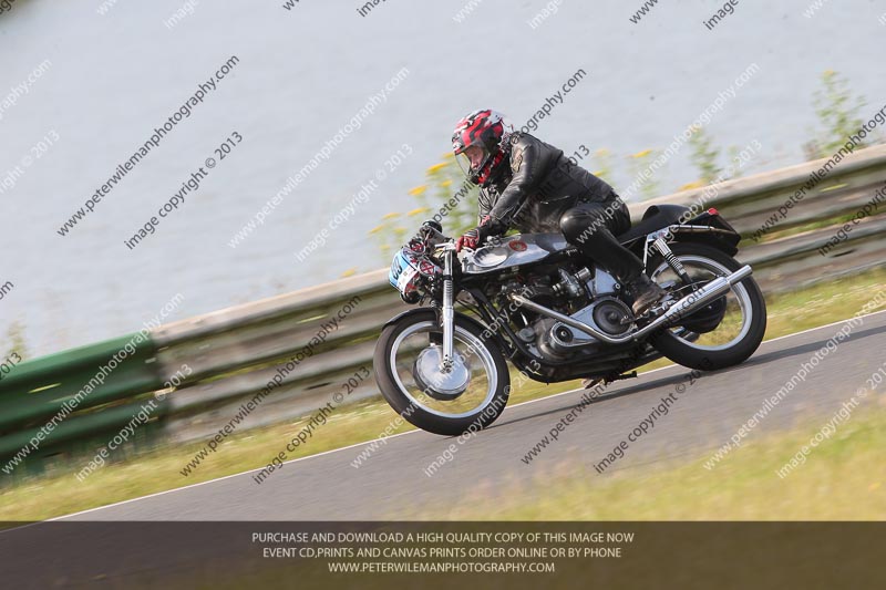 Vintage motorcycle club;eventdigitalimages;mallory park;mallory park trackday photographs;no limits trackdays;peter wileman photography;trackday digital images;trackday photos;vmcc festival 1000 bikes photographs