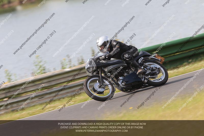 Vintage motorcycle club;eventdigitalimages;mallory park;mallory park trackday photographs;no limits trackdays;peter wileman photography;trackday digital images;trackday photos;vmcc festival 1000 bikes photographs