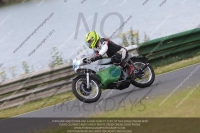 Vintage-motorcycle-club;eventdigitalimages;mallory-park;mallory-park-trackday-photographs;no-limits-trackdays;peter-wileman-photography;trackday-digital-images;trackday-photos;vmcc-festival-1000-bikes-photographs