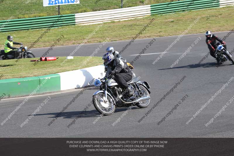 Vintage motorcycle club;eventdigitalimages;mallory park;mallory park trackday photographs;no limits trackdays;peter wileman photography;trackday digital images;trackday photos;vmcc festival 1000 bikes photographs