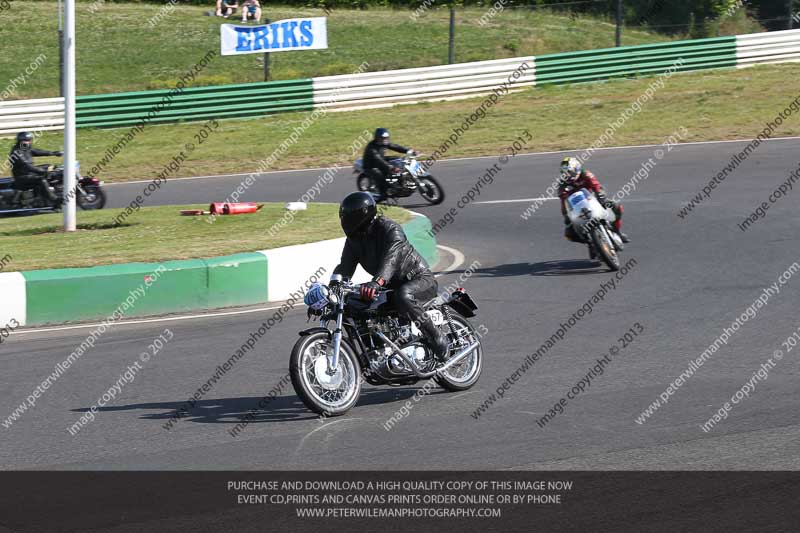 Vintage motorcycle club;eventdigitalimages;mallory park;mallory park trackday photographs;no limits trackdays;peter wileman photography;trackday digital images;trackday photos;vmcc festival 1000 bikes photographs