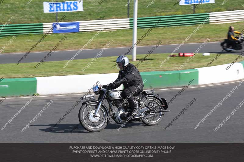 Vintage motorcycle club;eventdigitalimages;mallory park;mallory park trackday photographs;no limits trackdays;peter wileman photography;trackday digital images;trackday photos;vmcc festival 1000 bikes photographs