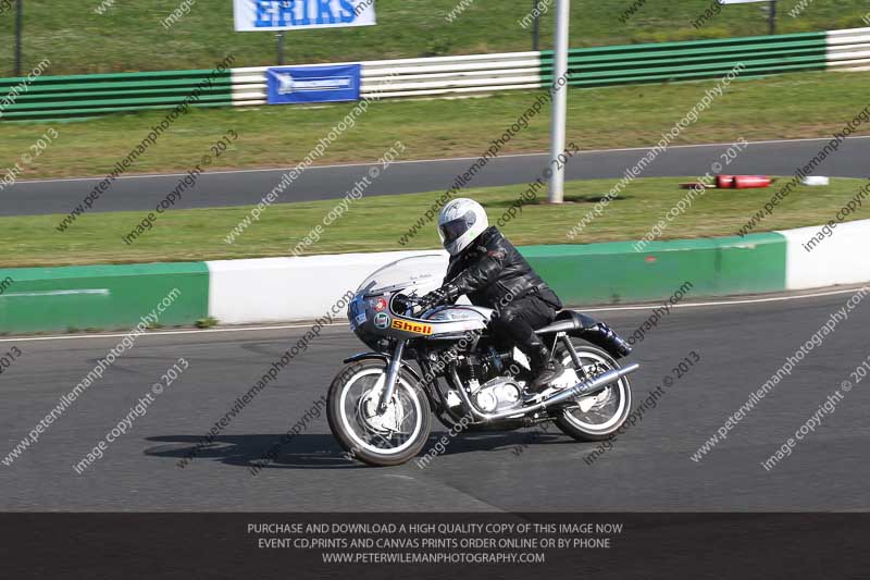 Vintage motorcycle club;eventdigitalimages;mallory park;mallory park trackday photographs;no limits trackdays;peter wileman photography;trackday digital images;trackday photos;vmcc festival 1000 bikes photographs