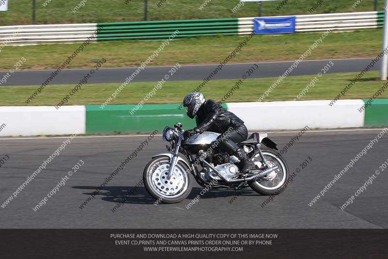 Vintage motorcycle club;eventdigitalimages;mallory park;mallory park trackday photographs;no limits trackdays;peter wileman photography;trackday digital images;trackday photos;vmcc festival 1000 bikes photographs