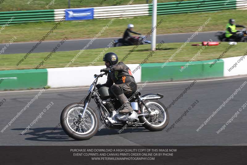 Vintage motorcycle club;eventdigitalimages;mallory park;mallory park trackday photographs;no limits trackdays;peter wileman photography;trackday digital images;trackday photos;vmcc festival 1000 bikes photographs