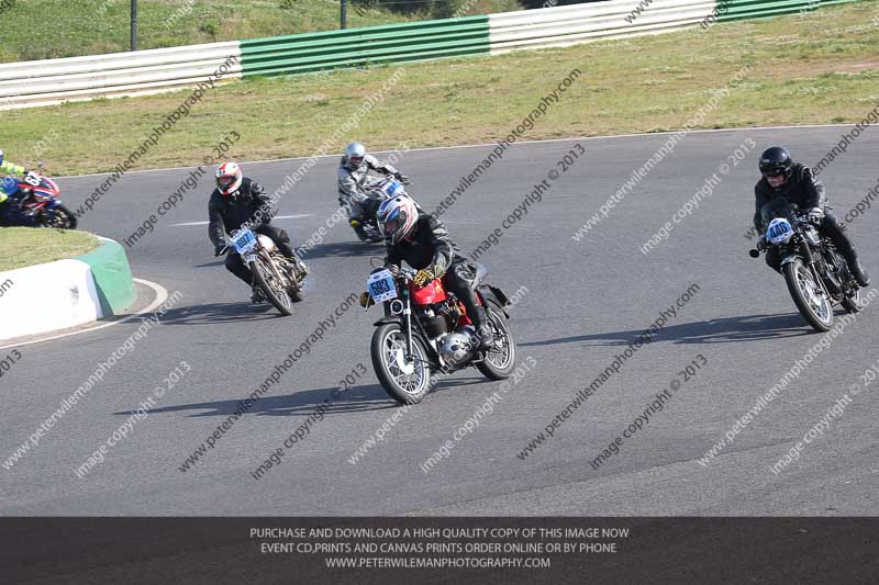 Vintage motorcycle club;eventdigitalimages;mallory park;mallory park trackday photographs;no limits trackdays;peter wileman photography;trackday digital images;trackday photos;vmcc festival 1000 bikes photographs