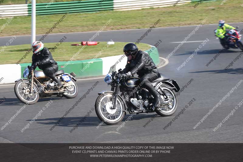 Vintage motorcycle club;eventdigitalimages;mallory park;mallory park trackday photographs;no limits trackdays;peter wileman photography;trackday digital images;trackday photos;vmcc festival 1000 bikes photographs