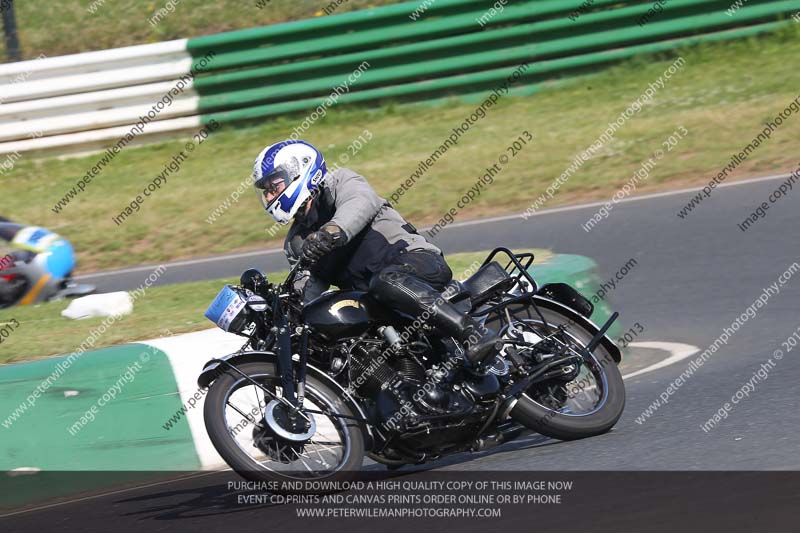 Vintage motorcycle club;eventdigitalimages;mallory park;mallory park trackday photographs;no limits trackdays;peter wileman photography;trackday digital images;trackday photos;vmcc festival 1000 bikes photographs