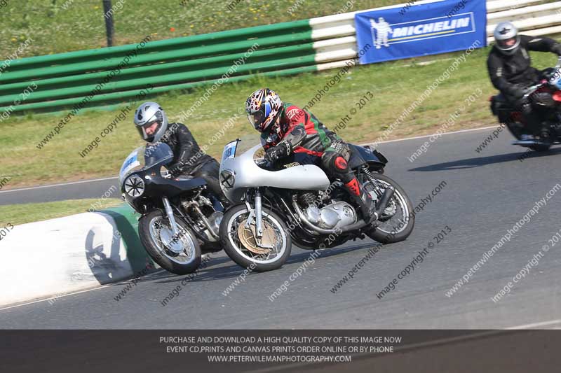 Vintage motorcycle club;eventdigitalimages;mallory park;mallory park trackday photographs;no limits trackdays;peter wileman photography;trackday digital images;trackday photos;vmcc festival 1000 bikes photographs