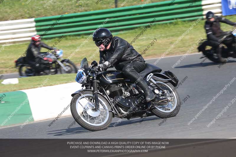 Vintage motorcycle club;eventdigitalimages;mallory park;mallory park trackday photographs;no limits trackdays;peter wileman photography;trackday digital images;trackday photos;vmcc festival 1000 bikes photographs