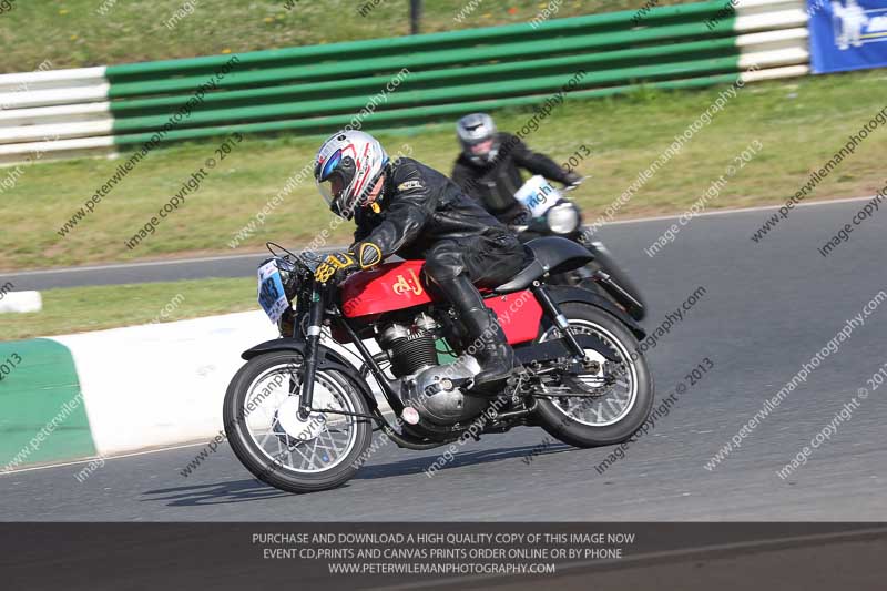 Vintage motorcycle club;eventdigitalimages;mallory park;mallory park trackday photographs;no limits trackdays;peter wileman photography;trackday digital images;trackday photos;vmcc festival 1000 bikes photographs