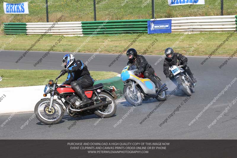 Vintage motorcycle club;eventdigitalimages;mallory park;mallory park trackday photographs;no limits trackdays;peter wileman photography;trackday digital images;trackday photos;vmcc festival 1000 bikes photographs