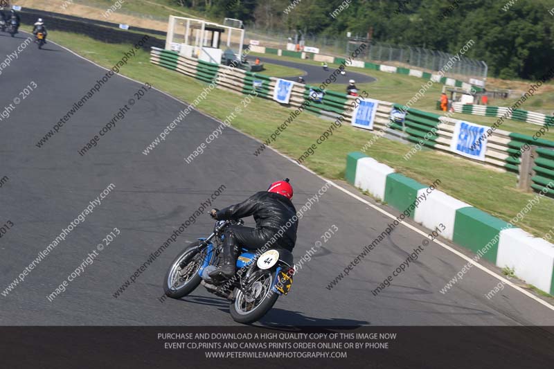 Vintage motorcycle club;eventdigitalimages;mallory park;mallory park trackday photographs;no limits trackdays;peter wileman photography;trackday digital images;trackday photos;vmcc festival 1000 bikes photographs