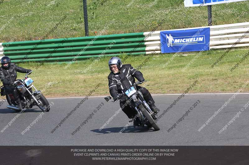 Vintage motorcycle club;eventdigitalimages;mallory park;mallory park trackday photographs;no limits trackdays;peter wileman photography;trackday digital images;trackday photos;vmcc festival 1000 bikes photographs