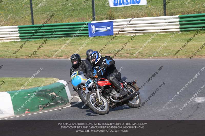 Vintage motorcycle club;eventdigitalimages;mallory park;mallory park trackday photographs;no limits trackdays;peter wileman photography;trackday digital images;trackday photos;vmcc festival 1000 bikes photographs