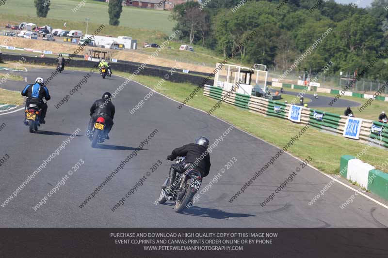Vintage motorcycle club;eventdigitalimages;mallory park;mallory park trackday photographs;no limits trackdays;peter wileman photography;trackday digital images;trackday photos;vmcc festival 1000 bikes photographs