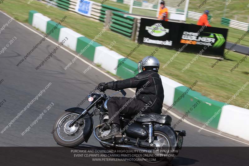Vintage motorcycle club;eventdigitalimages;mallory park;mallory park trackday photographs;no limits trackdays;peter wileman photography;trackday digital images;trackday photos;vmcc festival 1000 bikes photographs