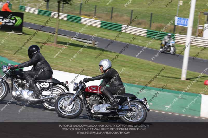 Vintage motorcycle club;eventdigitalimages;mallory park;mallory park trackday photographs;no limits trackdays;peter wileman photography;trackday digital images;trackday photos;vmcc festival 1000 bikes photographs