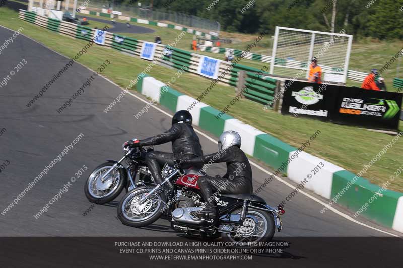 Vintage motorcycle club;eventdigitalimages;mallory park;mallory park trackday photographs;no limits trackdays;peter wileman photography;trackday digital images;trackday photos;vmcc festival 1000 bikes photographs