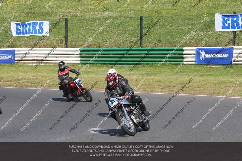 Vintage motorcycle club;eventdigitalimages;mallory park;mallory park trackday photographs;no limits trackdays;peter wileman photography;trackday digital images;trackday photos;vmcc festival 1000 bikes photographs