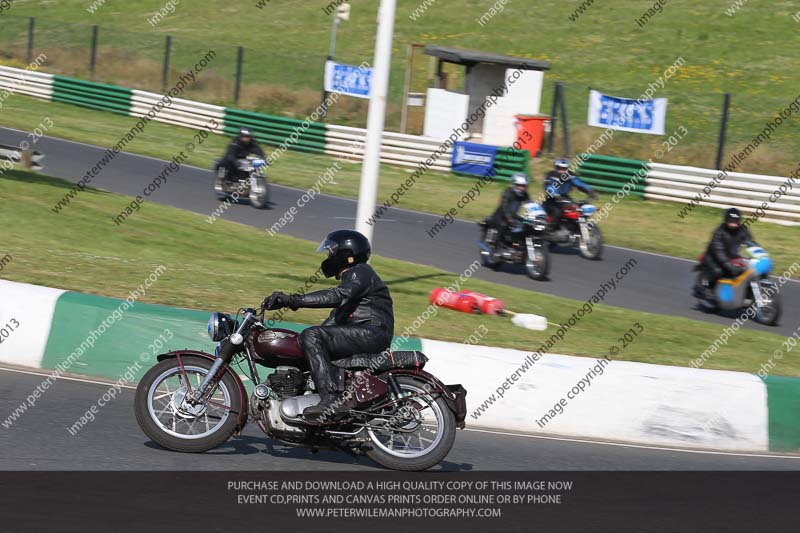 Vintage motorcycle club;eventdigitalimages;mallory park;mallory park trackday photographs;no limits trackdays;peter wileman photography;trackday digital images;trackday photos;vmcc festival 1000 bikes photographs