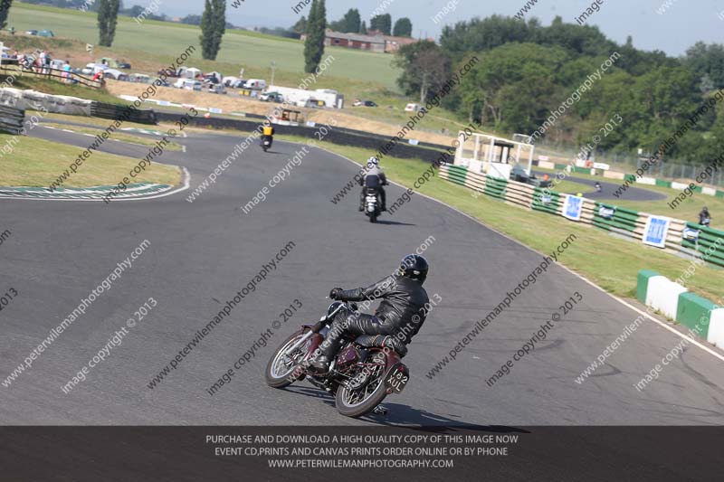 Vintage motorcycle club;eventdigitalimages;mallory park;mallory park trackday photographs;no limits trackdays;peter wileman photography;trackday digital images;trackday photos;vmcc festival 1000 bikes photographs