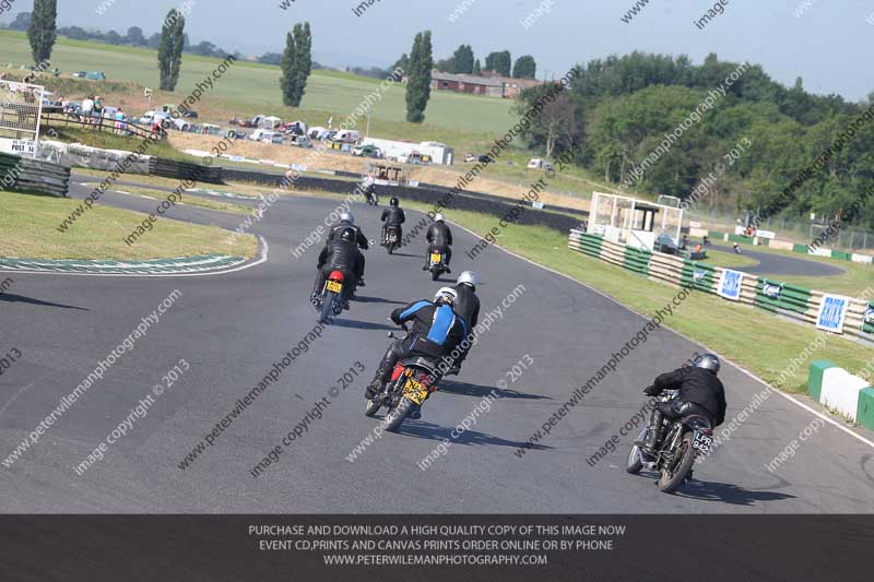 Vintage motorcycle club;eventdigitalimages;mallory park;mallory park trackday photographs;no limits trackdays;peter wileman photography;trackday digital images;trackday photos;vmcc festival 1000 bikes photographs