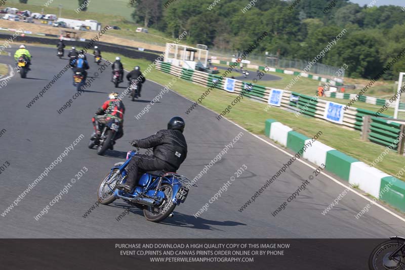 Vintage motorcycle club;eventdigitalimages;mallory park;mallory park trackday photographs;no limits trackdays;peter wileman photography;trackday digital images;trackday photos;vmcc festival 1000 bikes photographs