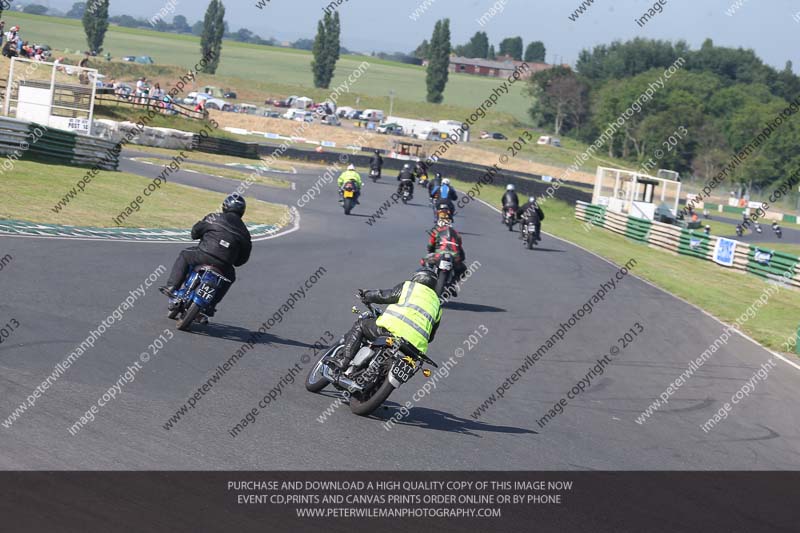 Vintage motorcycle club;eventdigitalimages;mallory park;mallory park trackday photographs;no limits trackdays;peter wileman photography;trackday digital images;trackday photos;vmcc festival 1000 bikes photographs
