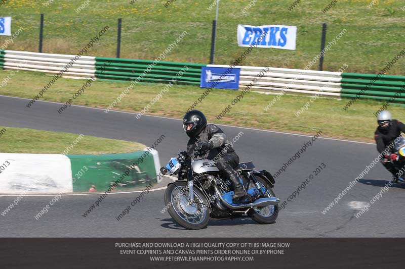 Vintage motorcycle club;eventdigitalimages;mallory park;mallory park trackday photographs;no limits trackdays;peter wileman photography;trackday digital images;trackday photos;vmcc festival 1000 bikes photographs