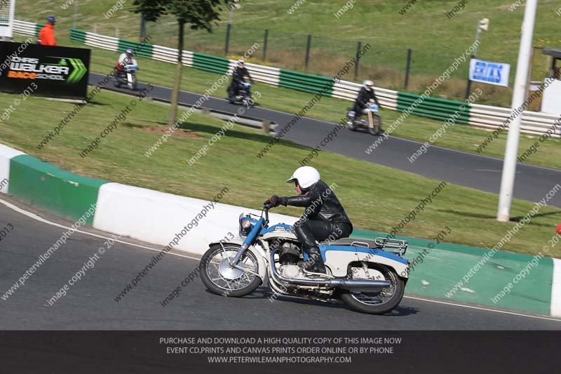 Vintage motorcycle club;eventdigitalimages;mallory park;mallory park trackday photographs;no limits trackdays;peter wileman photography;trackday digital images;trackday photos;vmcc festival 1000 bikes photographs