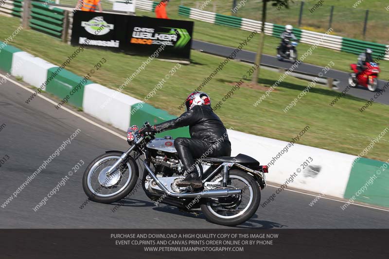 Vintage motorcycle club;eventdigitalimages;mallory park;mallory park trackday photographs;no limits trackdays;peter wileman photography;trackday digital images;trackday photos;vmcc festival 1000 bikes photographs