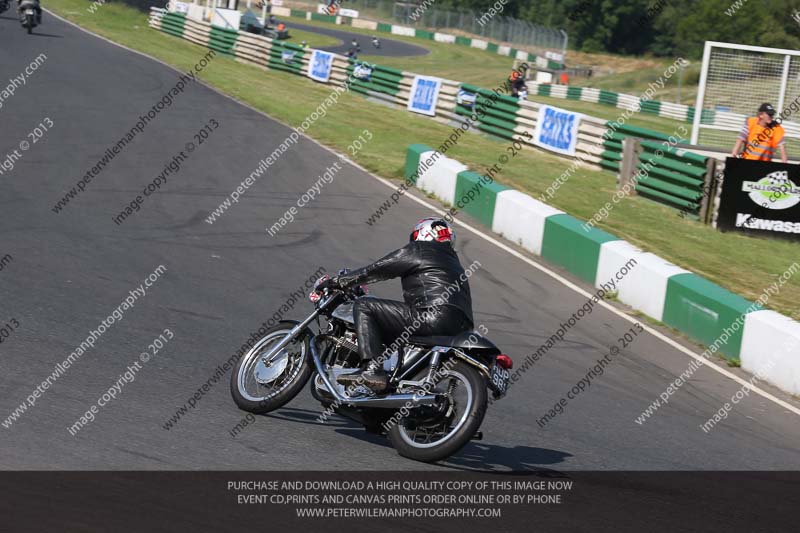 Vintage motorcycle club;eventdigitalimages;mallory park;mallory park trackday photographs;no limits trackdays;peter wileman photography;trackday digital images;trackday photos;vmcc festival 1000 bikes photographs