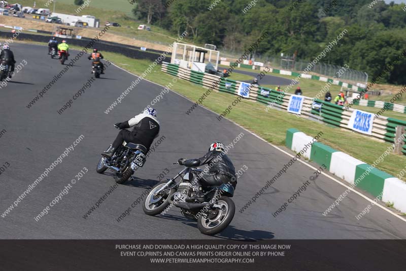 Vintage motorcycle club;eventdigitalimages;mallory park;mallory park trackday photographs;no limits trackdays;peter wileman photography;trackday digital images;trackday photos;vmcc festival 1000 bikes photographs