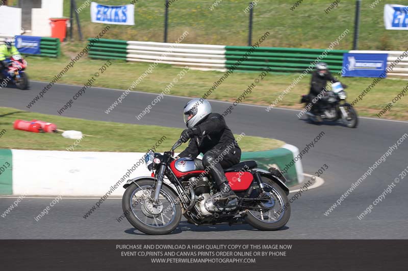 Vintage motorcycle club;eventdigitalimages;mallory park;mallory park trackday photographs;no limits trackdays;peter wileman photography;trackday digital images;trackday photos;vmcc festival 1000 bikes photographs