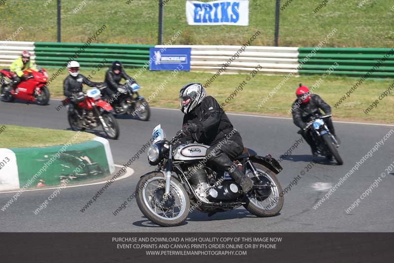 Vintage motorcycle club;eventdigitalimages;mallory park;mallory park trackday photographs;no limits trackdays;peter wileman photography;trackday digital images;trackday photos;vmcc festival 1000 bikes photographs