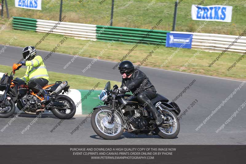 Vintage motorcycle club;eventdigitalimages;mallory park;mallory park trackday photographs;no limits trackdays;peter wileman photography;trackday digital images;trackday photos;vmcc festival 1000 bikes photographs