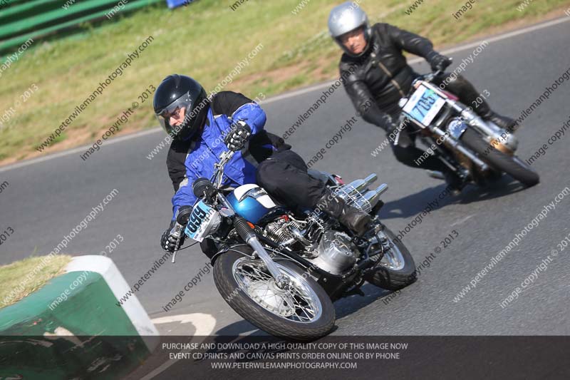 Vintage motorcycle club;eventdigitalimages;mallory park;mallory park trackday photographs;no limits trackdays;peter wileman photography;trackday digital images;trackday photos;vmcc festival 1000 bikes photographs
