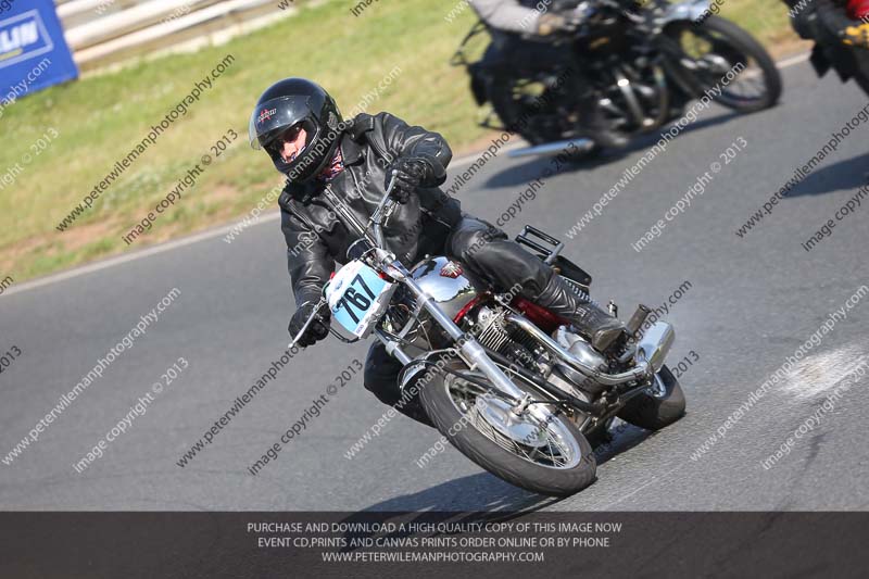 Vintage motorcycle club;eventdigitalimages;mallory park;mallory park trackday photographs;no limits trackdays;peter wileman photography;trackday digital images;trackday photos;vmcc festival 1000 bikes photographs