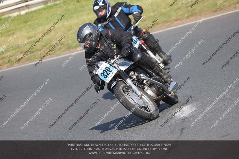 Vintage motorcycle club;eventdigitalimages;mallory park;mallory park trackday photographs;no limits trackdays;peter wileman photography;trackday digital images;trackday photos;vmcc festival 1000 bikes photographs