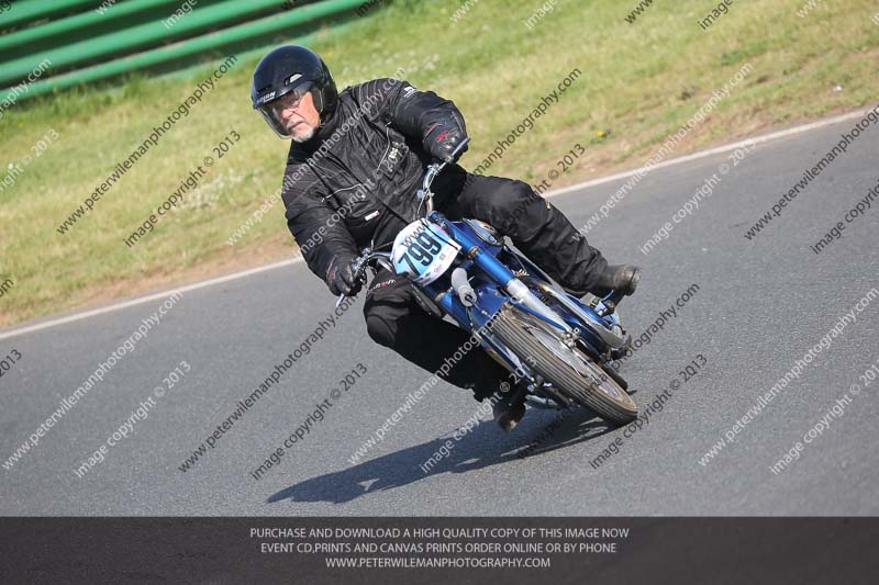 Vintage motorcycle club;eventdigitalimages;mallory park;mallory park trackday photographs;no limits trackdays;peter wileman photography;trackday digital images;trackday photos;vmcc festival 1000 bikes photographs