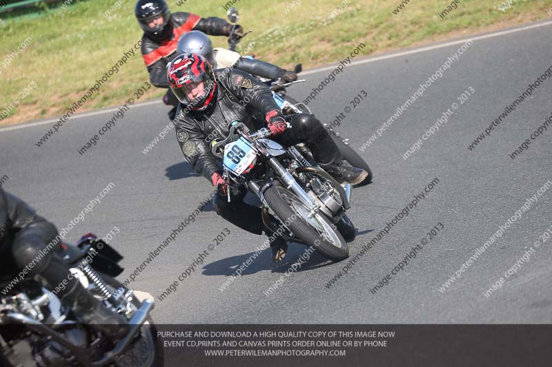 Vintage motorcycle club;eventdigitalimages;mallory park;mallory park trackday photographs;no limits trackdays;peter wileman photography;trackday digital images;trackday photos;vmcc festival 1000 bikes photographs