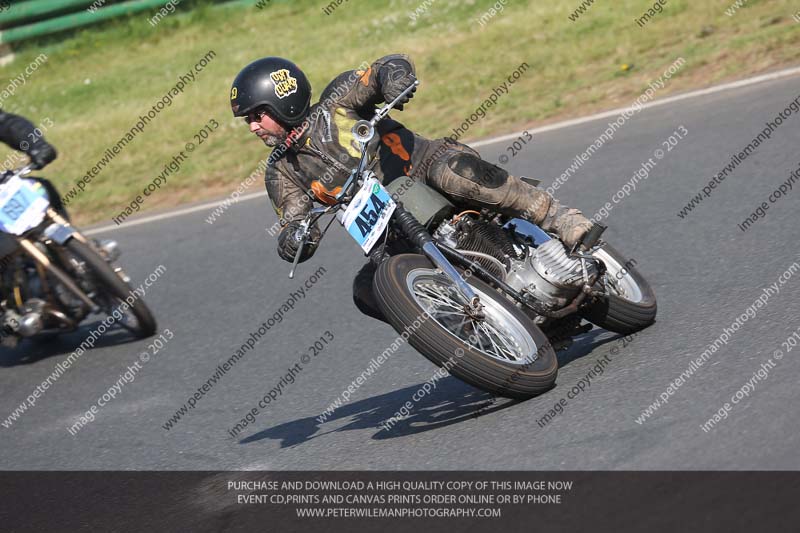 Vintage motorcycle club;eventdigitalimages;mallory park;mallory park trackday photographs;no limits trackdays;peter wileman photography;trackday digital images;trackday photos;vmcc festival 1000 bikes photographs