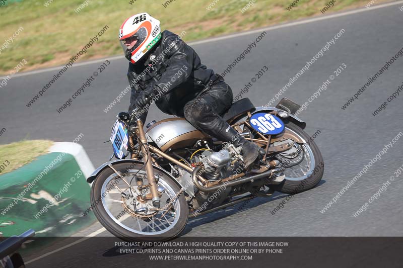 Vintage motorcycle club;eventdigitalimages;mallory park;mallory park trackday photographs;no limits trackdays;peter wileman photography;trackday digital images;trackday photos;vmcc festival 1000 bikes photographs