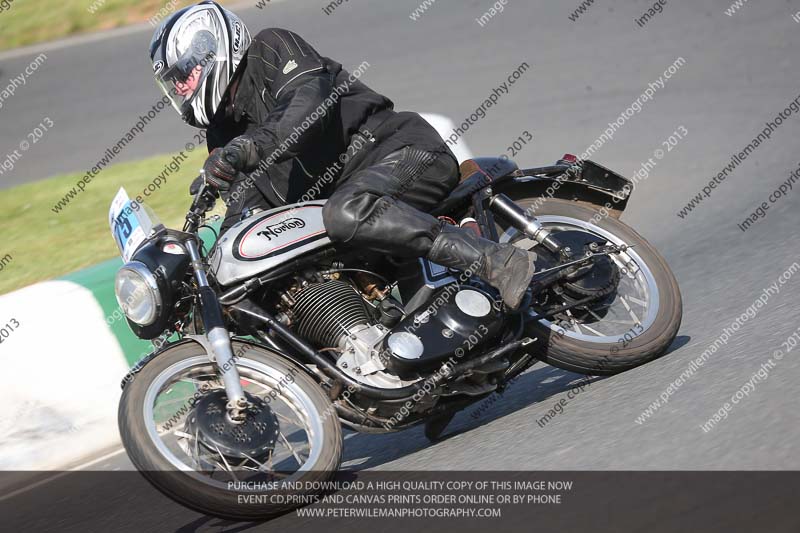 Vintage motorcycle club;eventdigitalimages;mallory park;mallory park trackday photographs;no limits trackdays;peter wileman photography;trackday digital images;trackday photos;vmcc festival 1000 bikes photographs