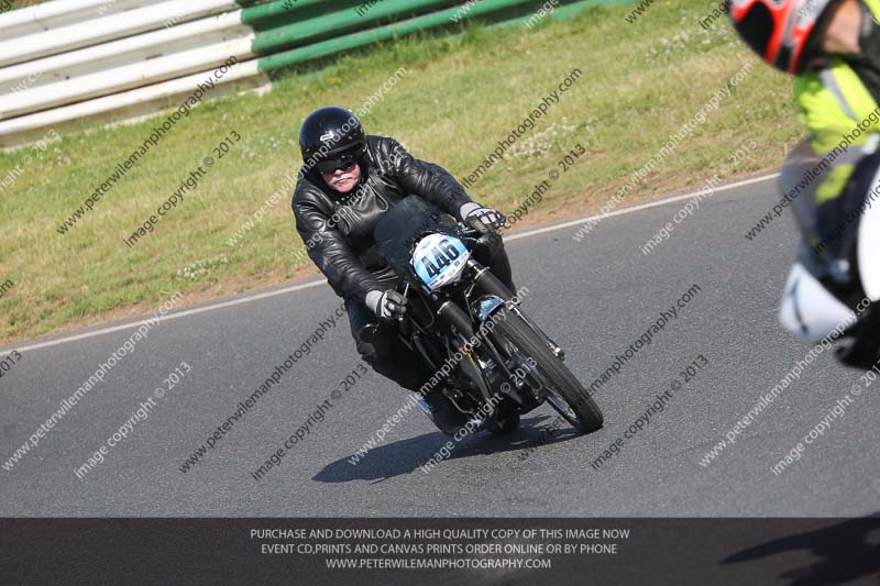 Vintage motorcycle club;eventdigitalimages;mallory park;mallory park trackday photographs;no limits trackdays;peter wileman photography;trackday digital images;trackday photos;vmcc festival 1000 bikes photographs