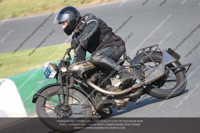 Vintage motorcycle club;eventdigitalimages;mallory park;mallory park trackday photographs;no limits trackdays;peter wileman photography;trackday digital images;trackday photos;vmcc festival 1000 bikes photographs