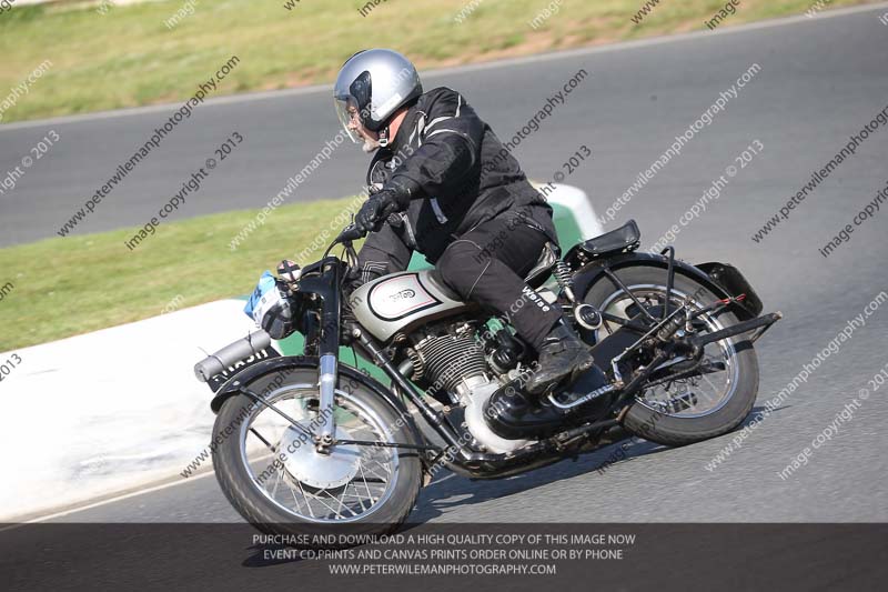 Vintage motorcycle club;eventdigitalimages;mallory park;mallory park trackday photographs;no limits trackdays;peter wileman photography;trackday digital images;trackday photos;vmcc festival 1000 bikes photographs