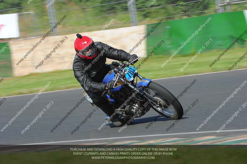 Vintage motorcycle club;eventdigitalimages;mallory park;mallory park trackday photographs;no limits trackdays;peter wileman photography;trackday digital images;trackday photos;vmcc festival 1000 bikes photographs